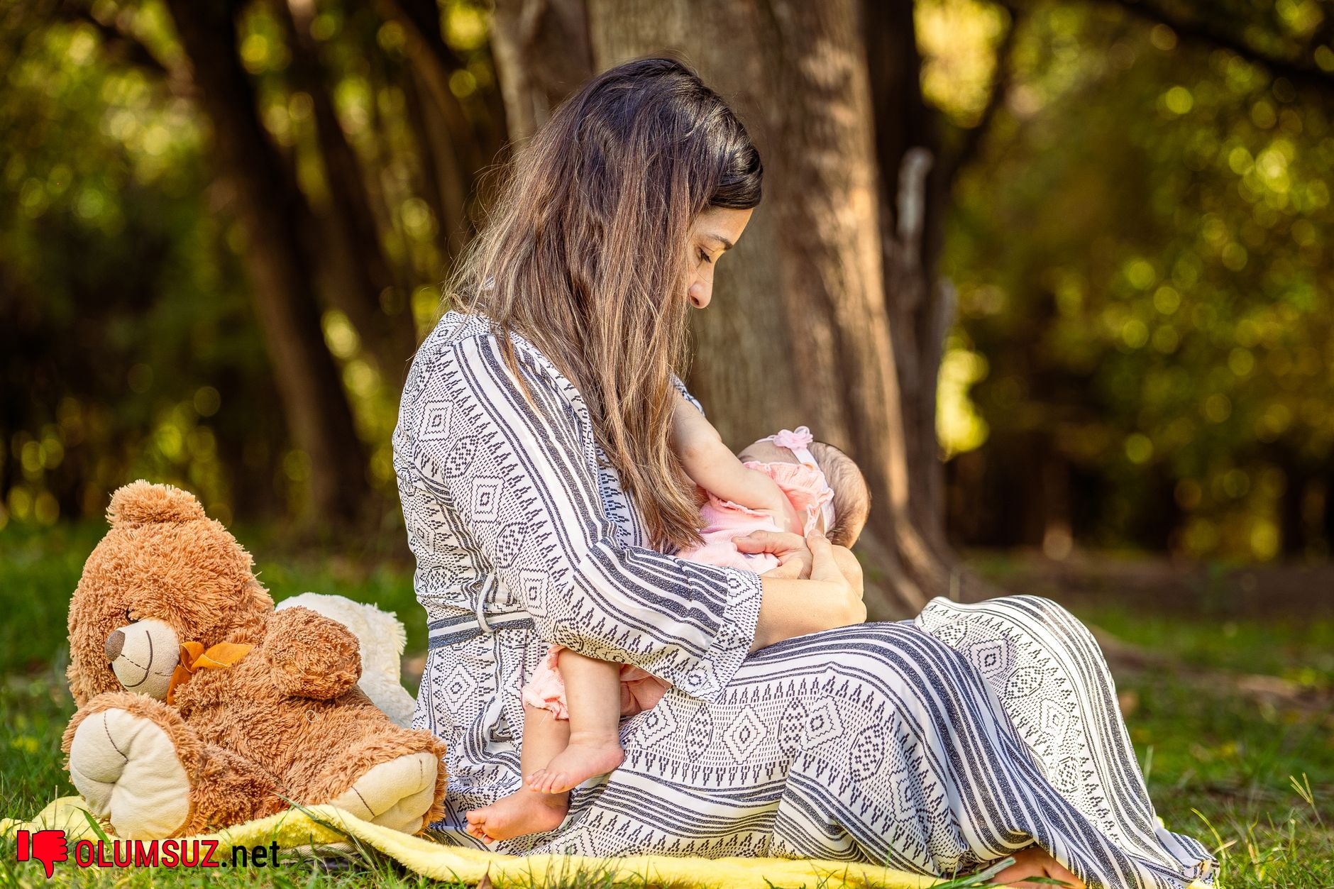 Emziren anne, su içerek susuz kalmıyor, sağlıklı hayat