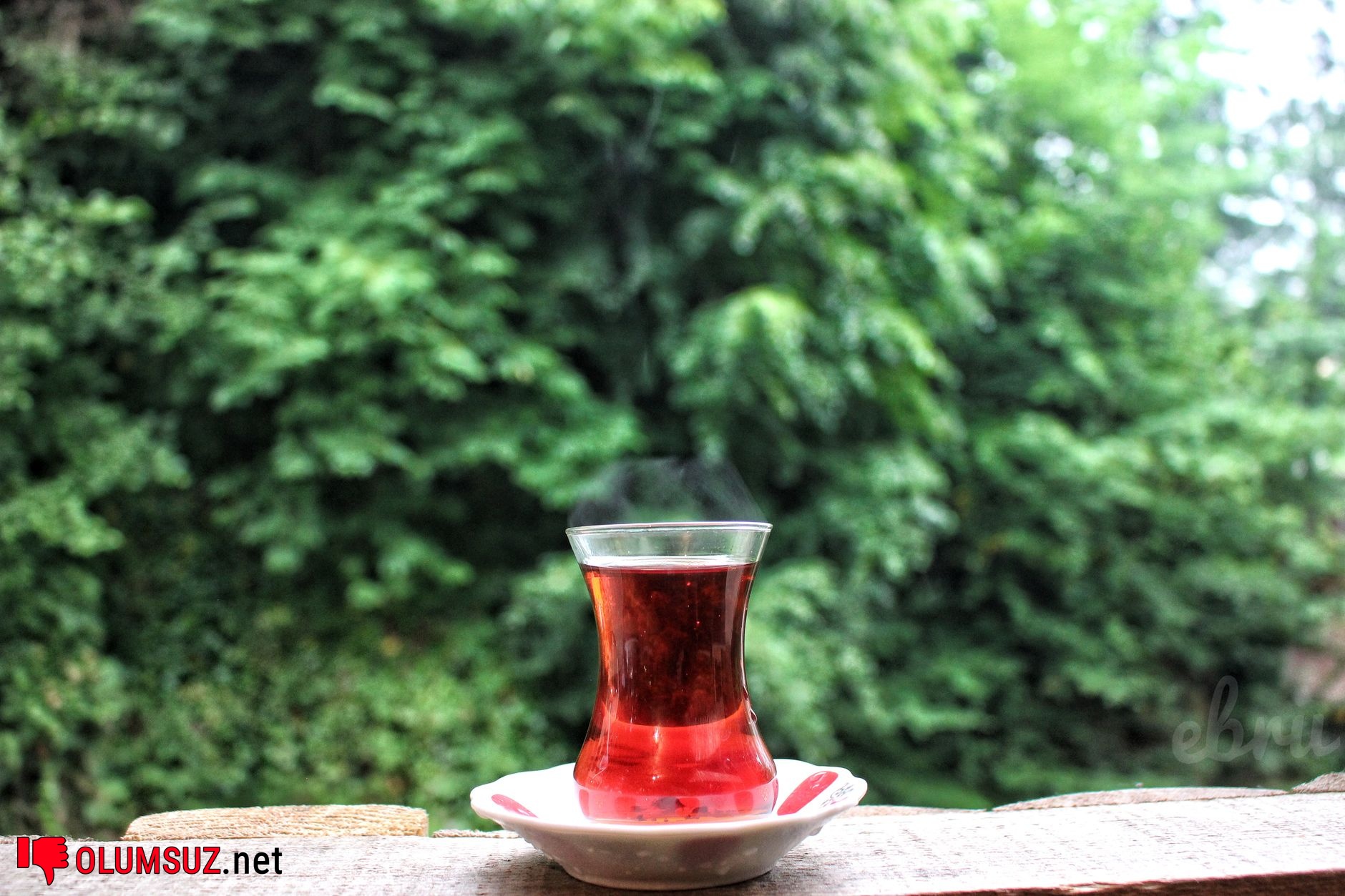 Kaynar çay sonrası boğazda tahriş belirtileri gösteriliyor